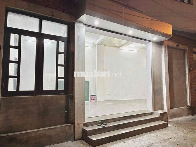 Cho thuê Cửa hàng 35m2, mặt tiền 8m,vỉa hè đỗ xe rộng 3m, 8 triệu tại