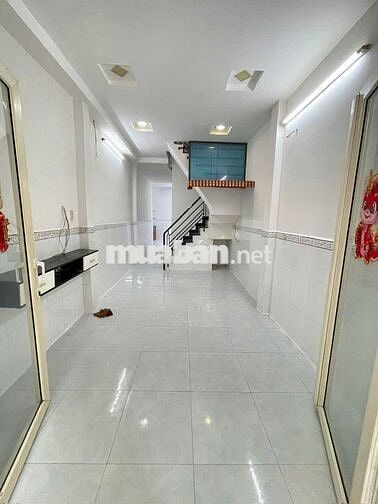 Nhà mới 3 phòng ở liền nở hậu 6m