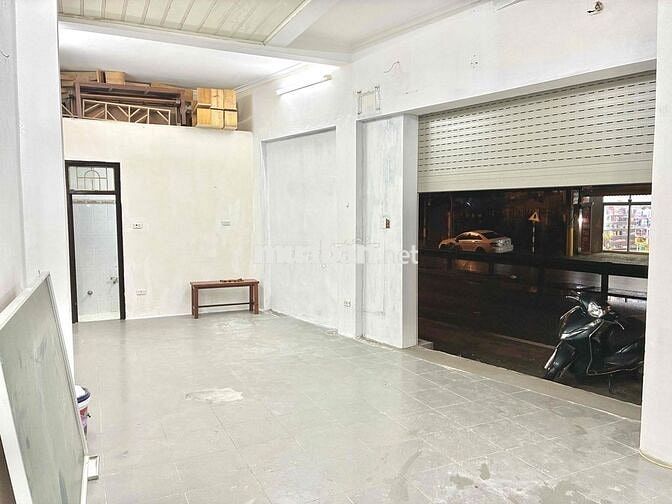 Cho thuê Cửa hàng 35m2, mặt tiền 8m,vỉa hè đỗ xe rộng 3m, 8 triệu tại