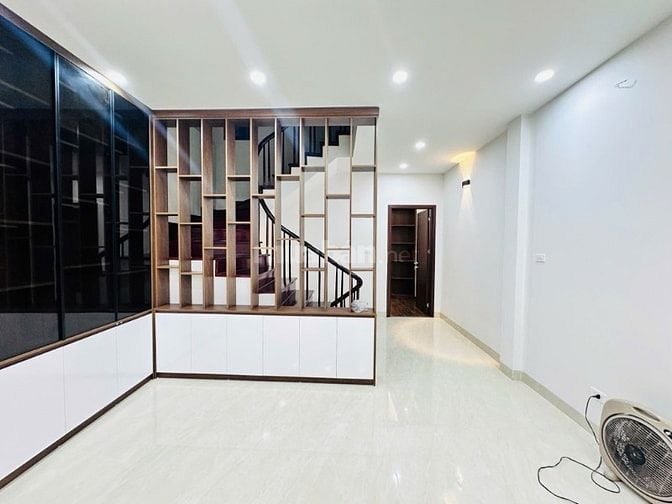 Bán nhà Nguyễn Khánh Toàn - Ngôi nhà hoa hậu vào là mê - Ô tô vào nhà 
