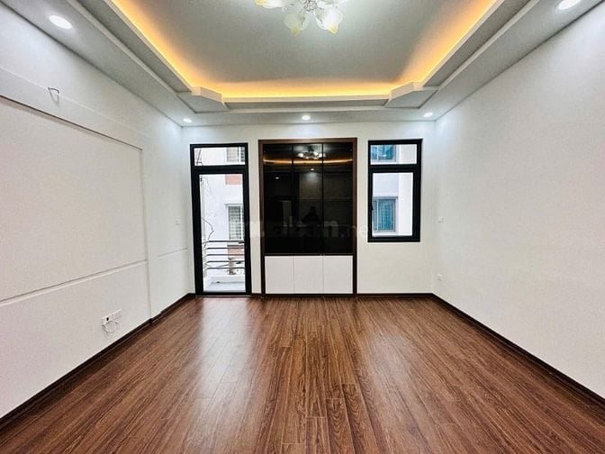 Bán nhà Nguyễn Khánh Toàn - Ngôi nhà hoa hậu vào là mê - Ô tô vào nhà 