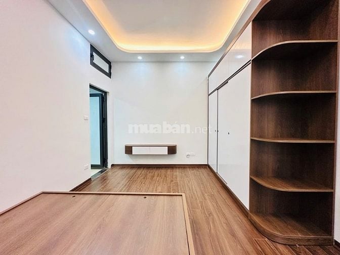 Bán nhà Nguyễn Khánh Toàn - Ngôi nhà hoa hậu vào là mê - Ô tô vào nhà 