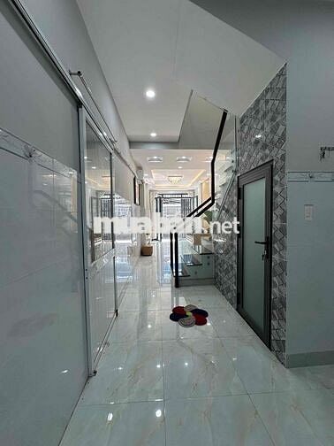 Bán nhà đẹp Bình Tân, 36m2, hẻm kinh doanh 8m, 2 tầng, 4.2Tỷ