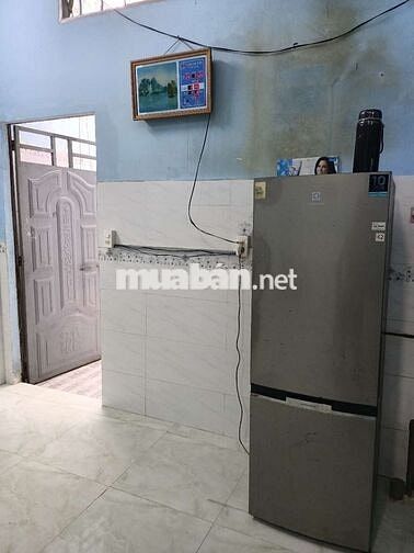 Phòng trống có máy giặt tủ lạnh miễn phí
