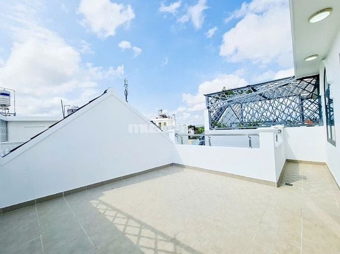 Bán HXH 2637 /khu dân trí cao 6,4x13 nhà đẹp giá 8ty25(4L)