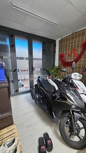 7 TỎI NHANH MỚI KỊP, MẶT TIỀN NHẬT TẢO QUẬN 10 34M2 3 TẦNG RẺ NHẤT KHU