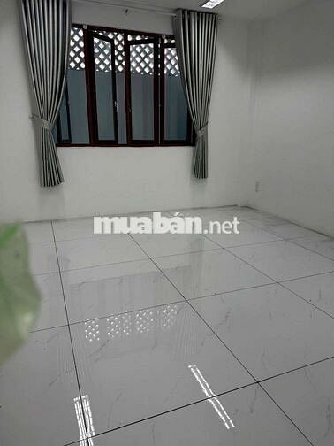 NHÀ HẺM XE HƠI VÔ NHÀ KHU VỰC AN NINH NGAY TRƯỜNG HỌC
