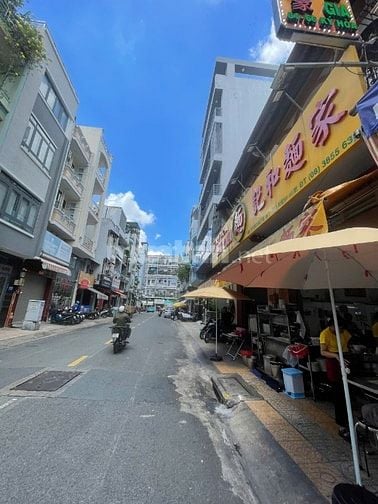 Cần cho thuê gấp nhà MT Ký Hòa , P11,Q.5.DT 4 x13, 5 tầng .Giá 28tr/th