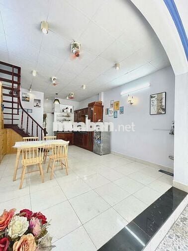 Nhà nguyên căn 50 m2 2 phòng ngủ đường Bắc Hải Quận 10