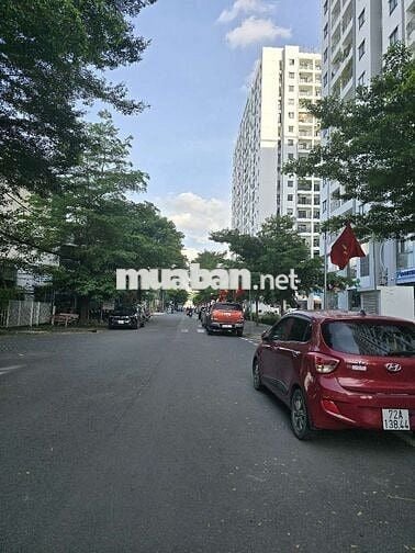 Nhà đẹp 4. 5x21m xd 1 trệt 3 lầu có thang máy đường 16m khu víp 38ha