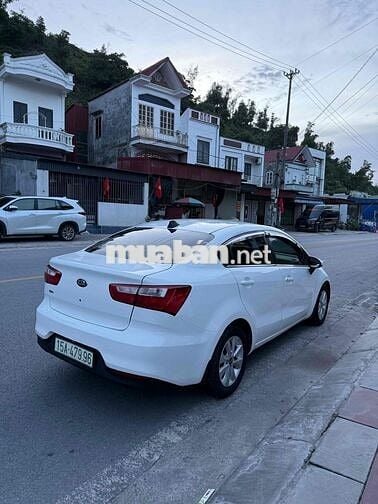 Kia Rio 2015 1.4 MT Sedan - 1234 km