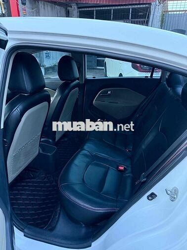 Kia Rio 2015 1.4 MT Sedan - 1234 km