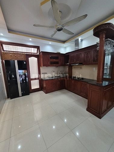 Nhà 5 tầng full gỗ cao cấp gõ đỏ dtsd 220m2 có hộc thang máy chỉ 12.9t