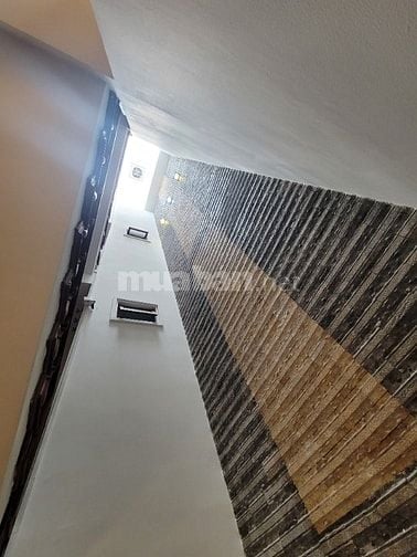 Nhà 5 tầng full gỗ cao cấp gõ đỏ dtsd 220m2 có hộc thang máy chỉ 12.9t