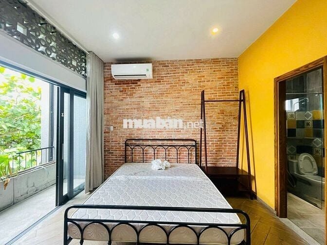 TRỐNG PHÒNG NGAY TTTP BAN CÔNG VIEW TRƯỚC FULL NỘI THẤT
