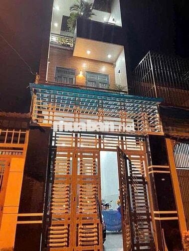 NHÀ THOẠI NGỌC HẦU HẺM XE HƠI THÔNG THOÁNG CÓ CHỖ ĐẬU XE TRONG NHÀ