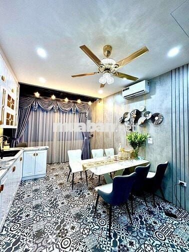 Bán Nhà 8 Tỉ thương lượng Mạnh Đống Đa Thang máy không có căn thứ2