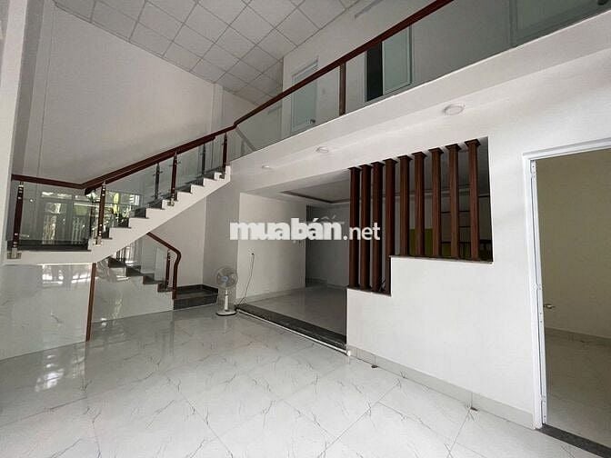 Nhà 2 mê kiệt tô hiệu đối diện bến xe ĐN