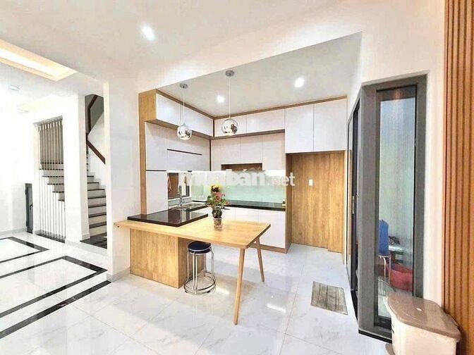 nhà đẹp 3 lầu 4 phòng ngủ 4wc, hẻm 704 Hương Lộ 2. BTĐ A Bình Tân