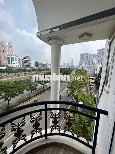 Cho thuê căn hộ Mặt tiền view sông,có bancol, cửa sổ lớn full nội thất