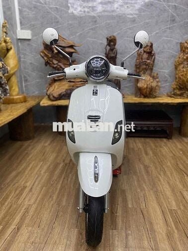 👉Vespa 50cc 2023 chính chủ bstp, odo 10k