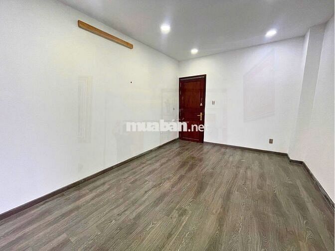 Cho thuê văn phòng 30m² Vạn Phúc City – vị trí đẹp, giá 6,5tr/tháng