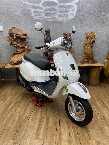 👉Vespa 50cc 2023 chính chủ bstp, odo 10k