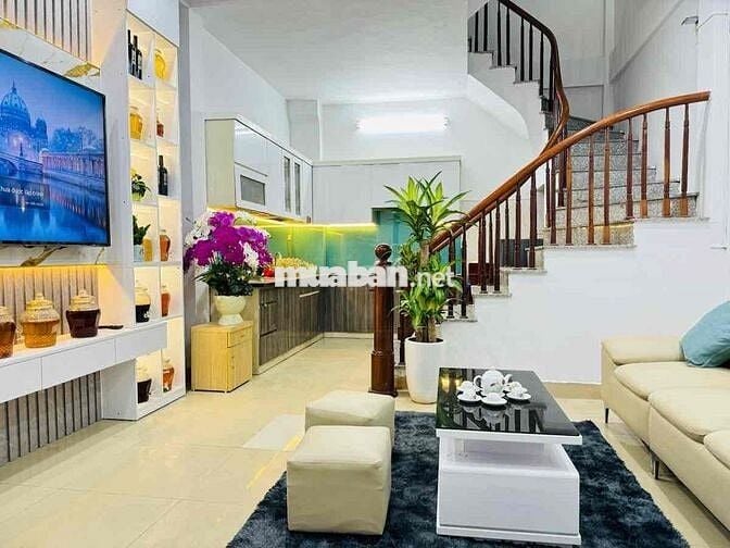 Hàng Hiếm ! Bán Nhà Vũ Tông Phan - Gần Ô tô - 5 Tầng -38m2 - 7.8 tỷ