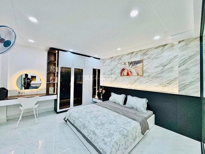 Nhà 52m2 Nguyễn Thái Bình-Tân Bình giá 1 Tỷ 930 vị trí cực đẹp