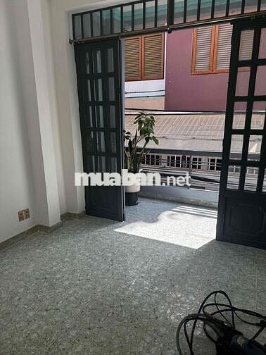 cho thuê gấp nhà hẻm 1 trục Huỳnh Văn Bánh Phú Nhuận