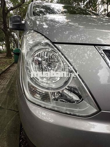 Hyundai Grand Starex 2010 Van 2.4 MT - 112000 km