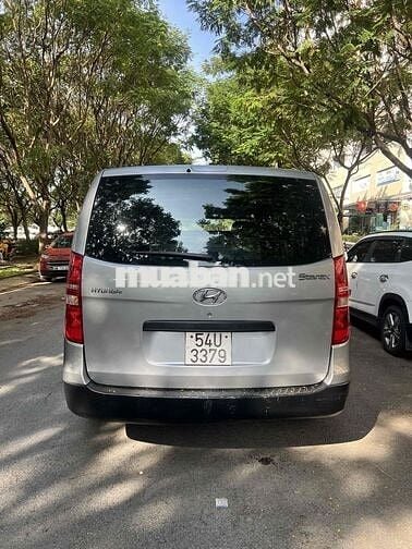 Hyundai Grand Starex 2010 Van 2.4 MT - 112000 km