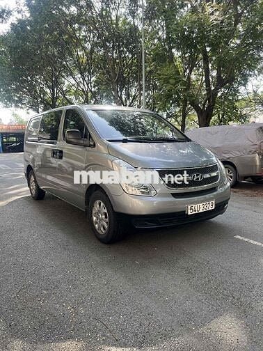 Hyundai Grand Starex 2010 Van 2.4 MT - 112000 km