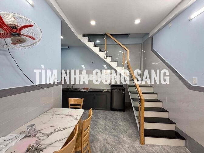 NHÀ HẺM XE TẢI FULL NỘI THẤT 3PN CÁCH PHẠM VĂN ĐỒNG CHỈ 500M GIÁ TỐT