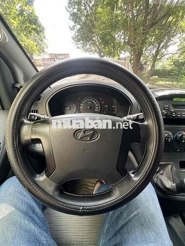 Hyundai Grand Starex 2010 Van 2.4 MT - 112000 km