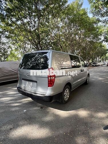 Hyundai Grand Starex 2010 Van 2.4 MT - 112000 km