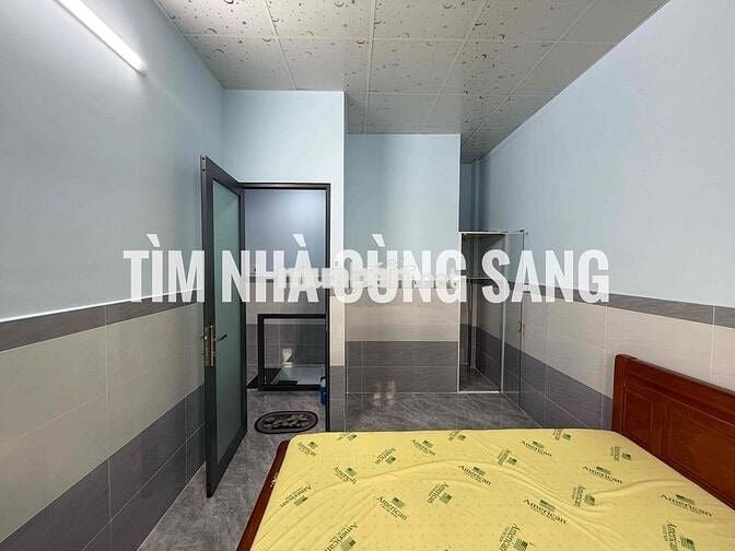 NHÀ HẺM XE TẢI FULL NỘI THẤT 3PN CÁCH PHẠM VĂN ĐỒNG CHỈ 500M GIÁ TỐT