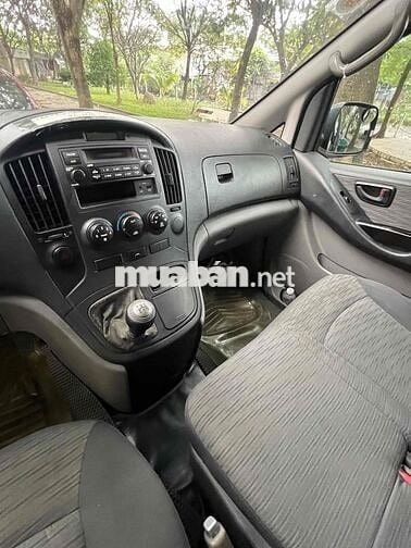 Hyundai Grand Starex 2010 Van 2.4 MT - 112000 km