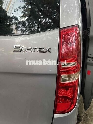 Hyundai Grand Starex 2010 Van 2.4 MT - 112000 km