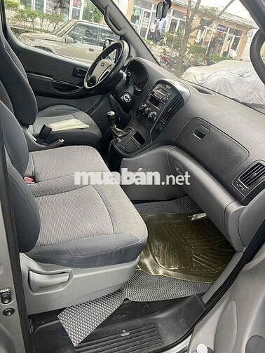 Hyundai Grand Starex 2010 Van 2.4 MT - 112000 km