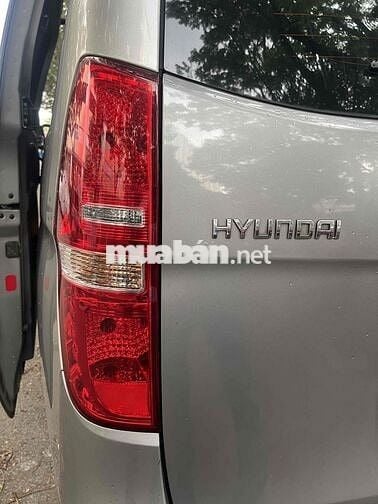 Hyundai Grand Starex 2010 Van 2.4 MT - 112000 km