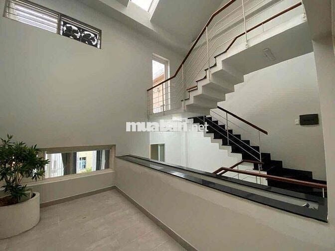 Cho Thuê Văn Phòng Nội Khu Hưng Gia 3, PMH 6x18,5M