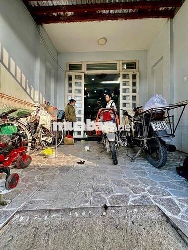 Nhà mặt tiền hẻm thông gần chợ 03 - 07 TCH Q12