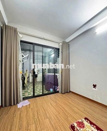 BÁN NHÀ PHÙNG CHÍ KIÊN, PHÂN LÔ Ô TÔ TRÁNH, NHÀ ĐẸP 5T – CHỈ 8.8 TỶ