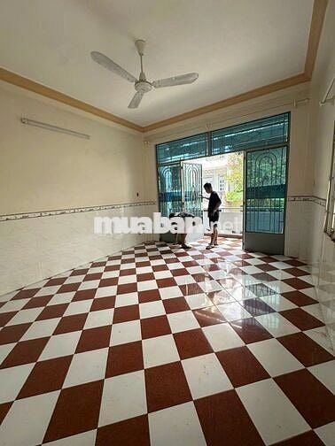 CHO THUÊ NHÀ NGUYÊN CĂN 2 MẶT TIỀN NGAY LẠC LONG QUÂN, QUẬN 11