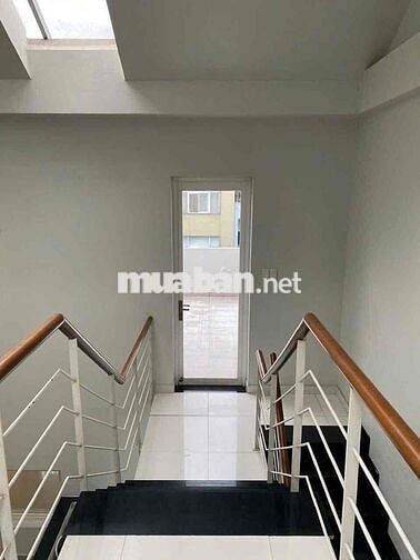 Cho Thuê Văn Phòng Nội Khu Hưng Gia 3, PMH 6x18,5M