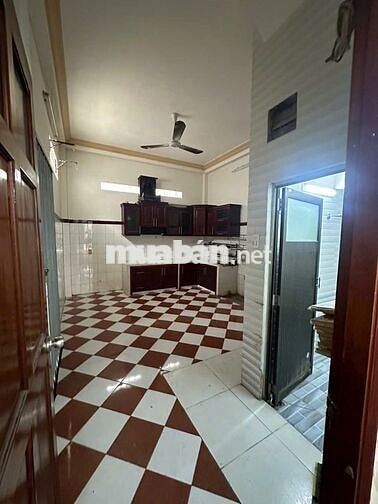 CHO THUÊ NHÀ NGUYÊN CĂN 2 MẶT TIỀN NGAY LẠC LONG QUÂN, QUẬN 11