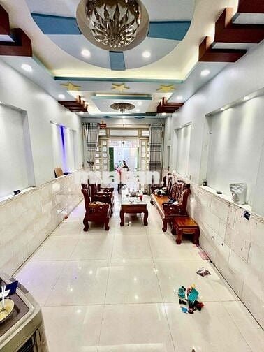 Nhà mặt tiền hẻm thông gần chợ 03 - 07 TCH Q12