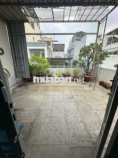 CHO THUÊ NHÀ NGUYÊN CĂN 2 MẶT TIỀN NGAY LẠC LONG QUÂN, QUẬN 11