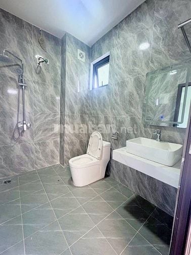 Nhà mới ngỡ ngàng, thang máy ,5t ,40m tại Phan Đình Giót chỉ nhỉnh 7t